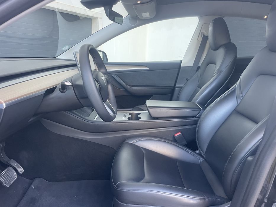 Tesla Y Long Range Dual Motor AWD