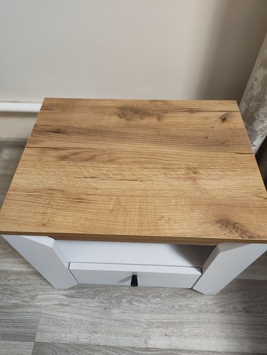 Тумбочка  в спальню.