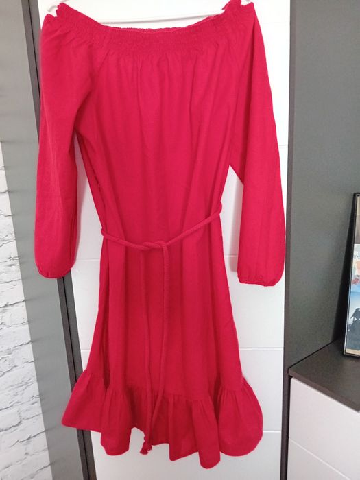 Sukienka czerwona rozm 40 esmara