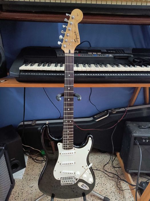 Guitarra Squier  mais amplificador