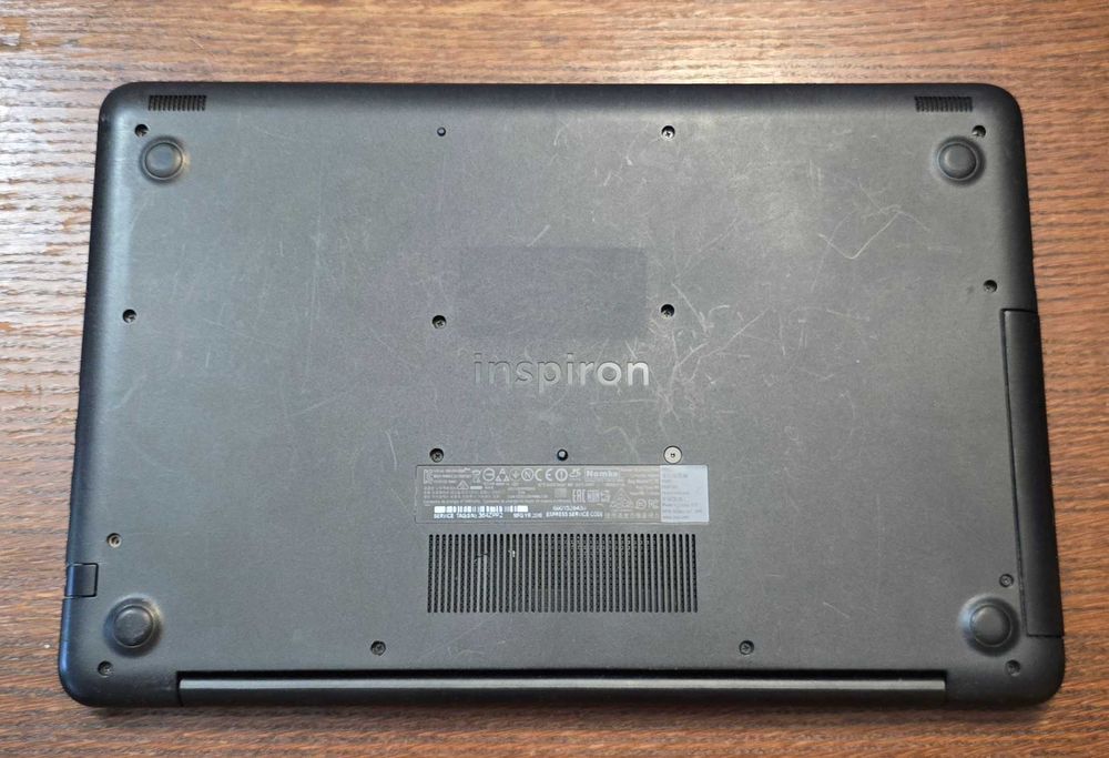 Dell Inspiron 5567/i5/8gb/180gbSSD/Radeon 2gb/ zasilacz