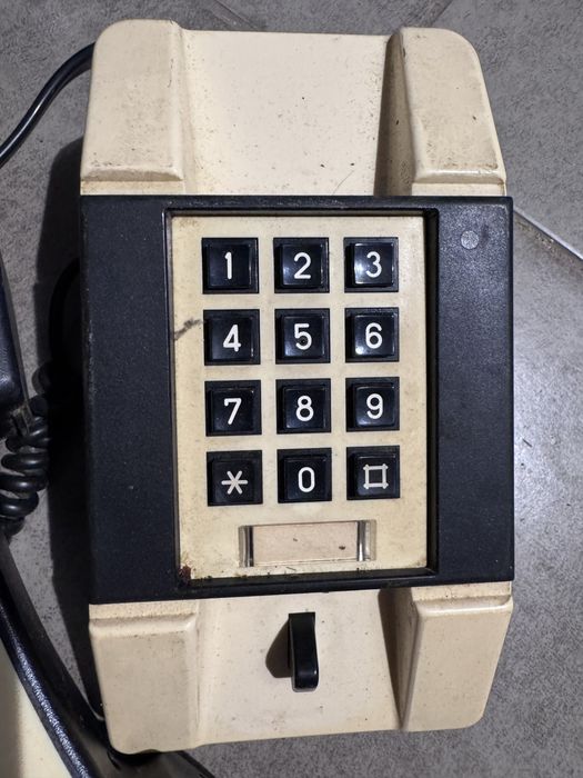 RWT Bratek telefon z guzikami PRL retro unikat ładny stan ostatni 1993