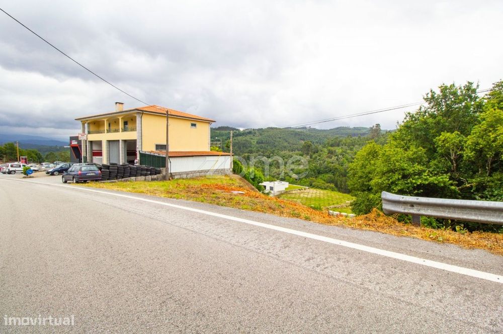 Terreno Urbanizável com 1586m2 em Tabuaças, Vieira do Minho