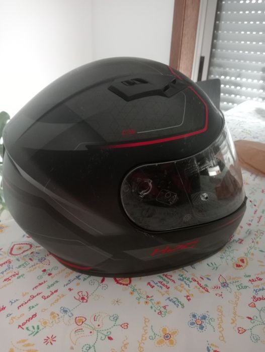 Vendo capacetes usados