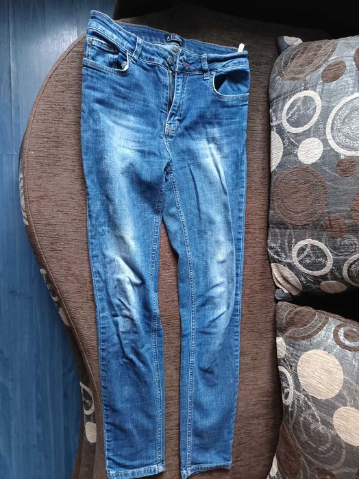 Sprzedam spodnie firmy Armani Jeans