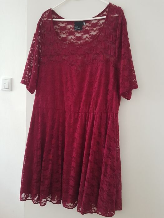 Koronkowa sukienka w pięknym kolorze..Asos Curve  rozmiar 50 wesele