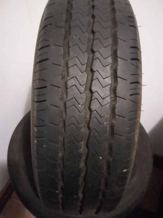 Продаю шини на лег.машину.