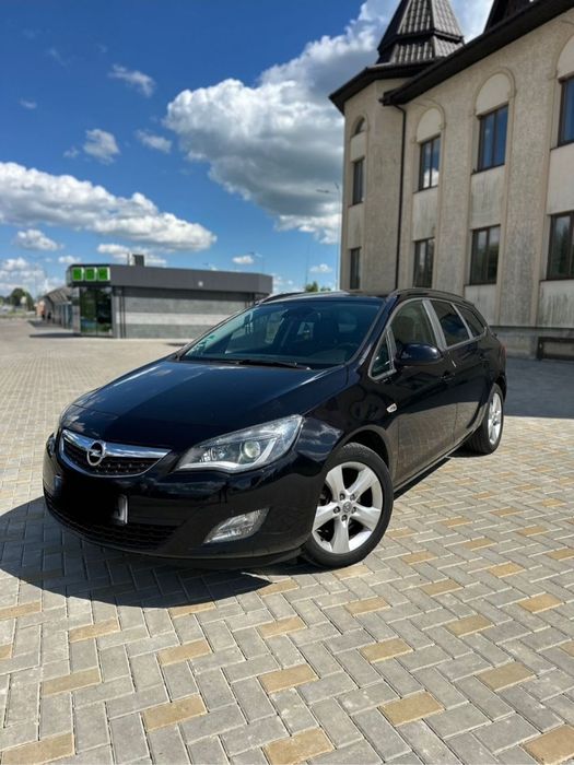 Opel astra j 2011