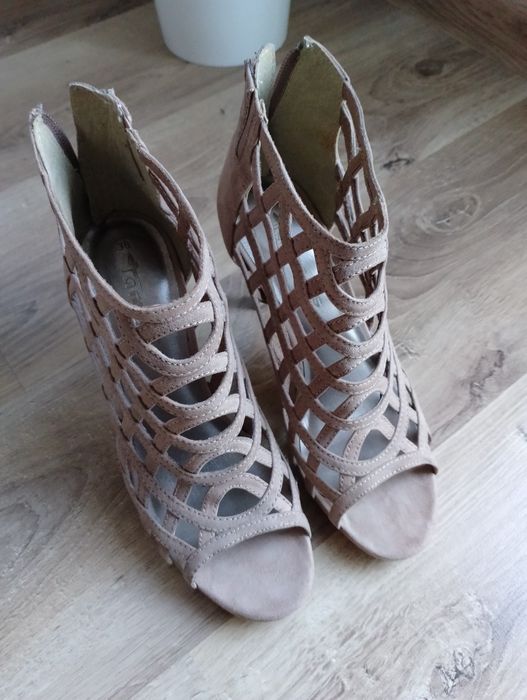 Buty na obcasie rozmiar 38