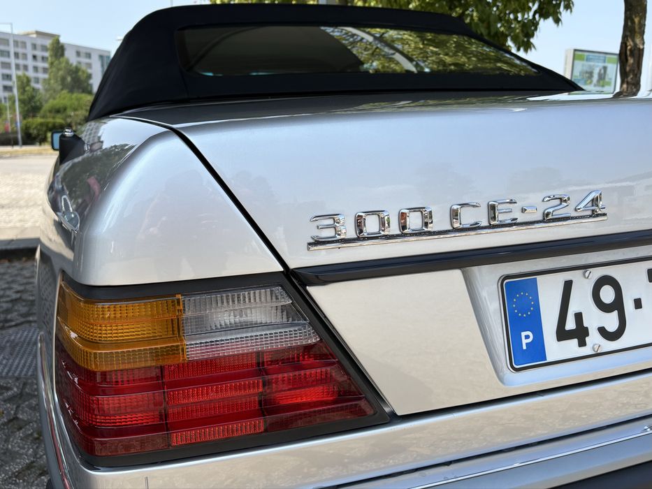 Mercedes 300 CE-24 Cabriolet — photo 4