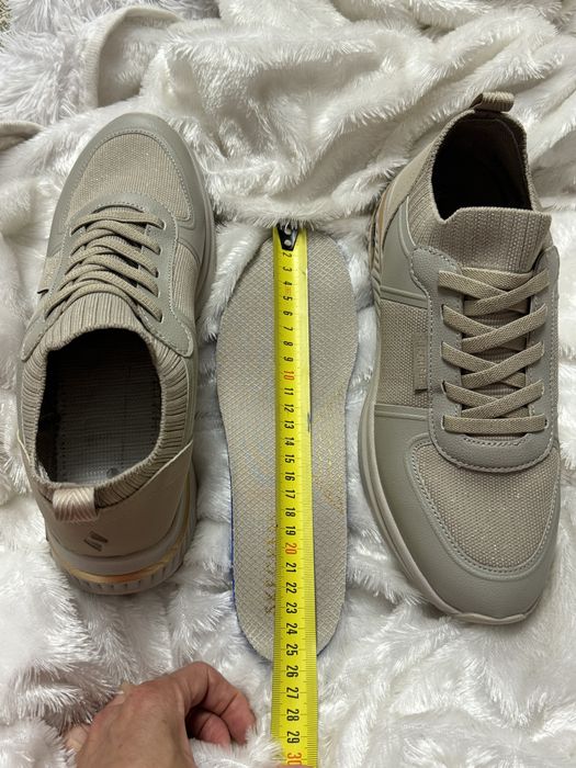 Світло- бежеві кросівки Skechers. Стан – ідеальний!38-39 розмір