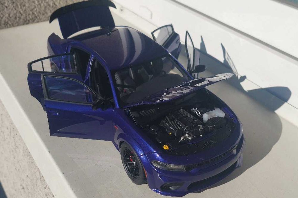 1/18 AUTOart Dodge Charger Scat Pack Widebody
