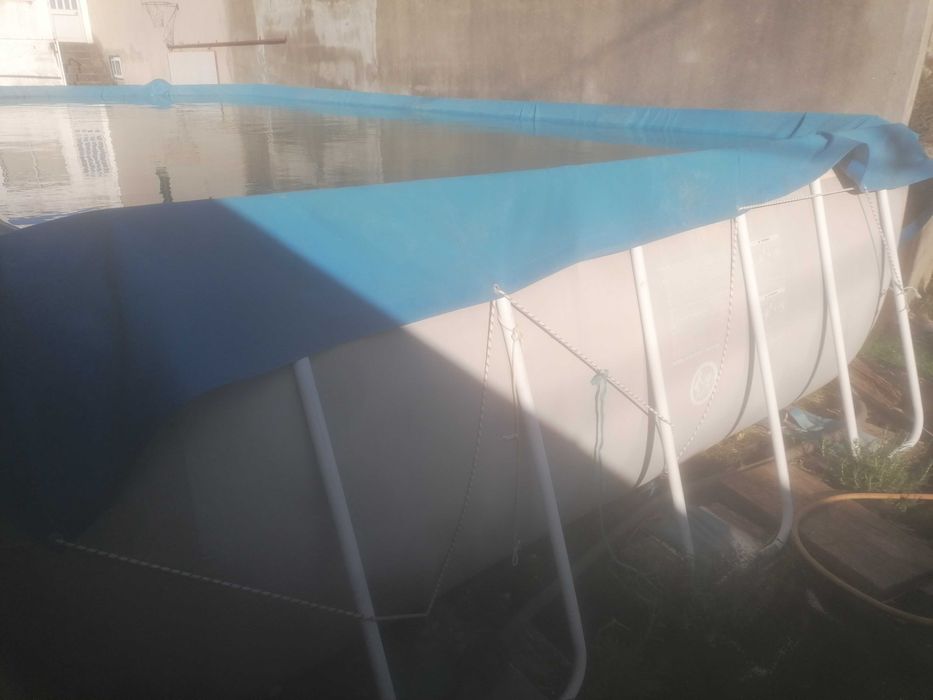 Piscina de lona em bom estado
