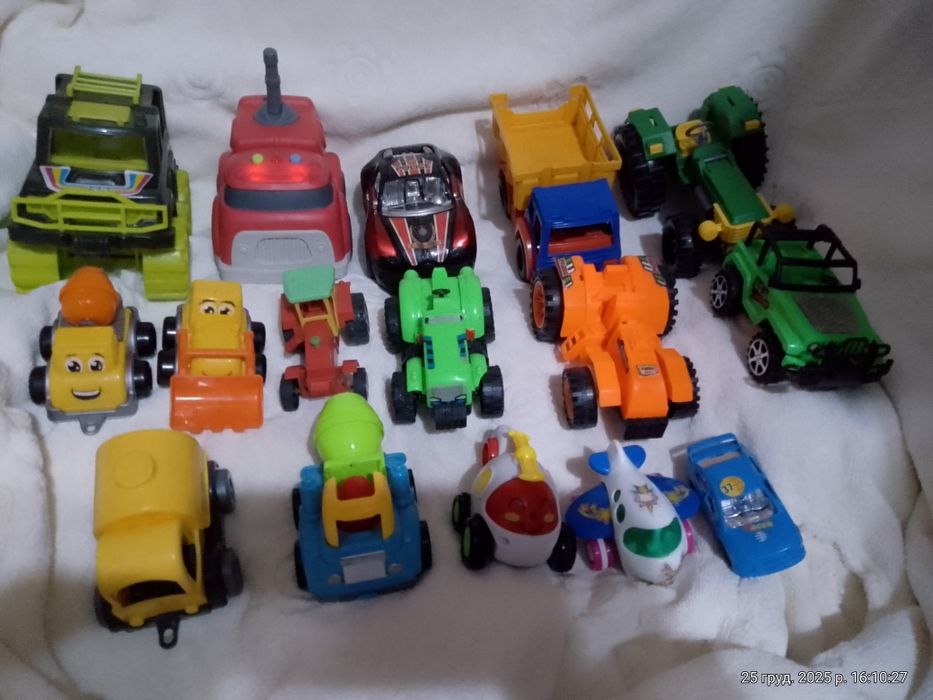 дитячі машинки 30 штук