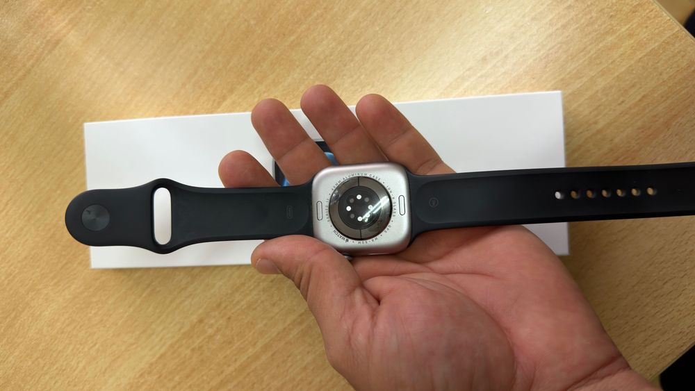 Apple Watch 11 GPS 46 mm  usado mais está zero. Pagamento somente em mãos  , retirado do aparelho em mãos tbm