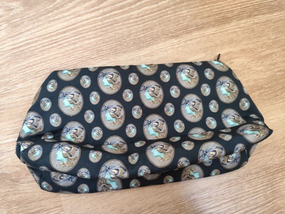 Bolsa / nécessaire preta fundação Calouste gulbenkian