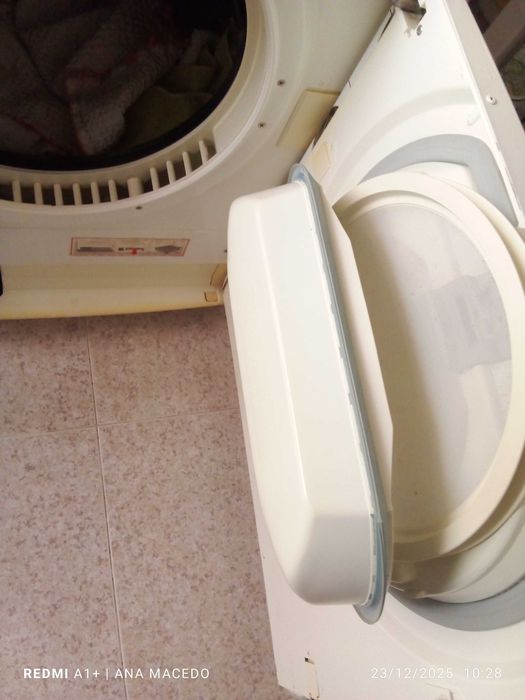 Maquina secar roupa com gaveta