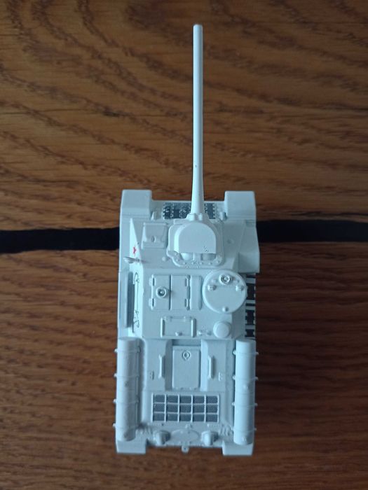 Колекційна модель САУ СУ-100 DeAgostini 1:72 зимовий камуфляж