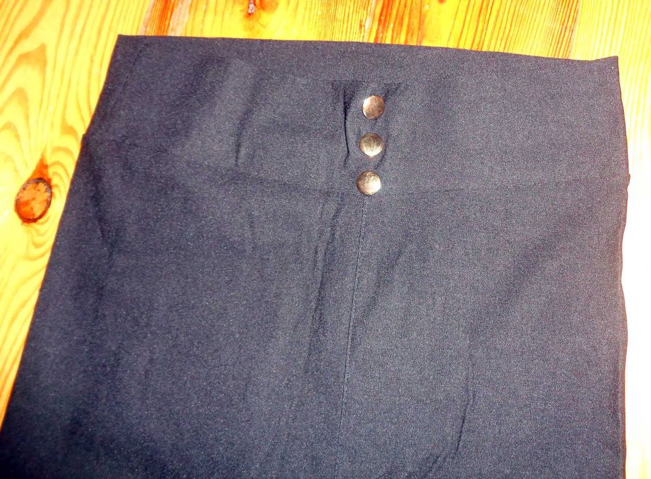 czarne obcisłe spodnie