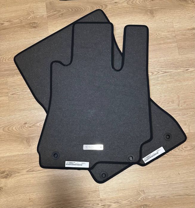 НОВІ Оригінальні килимки Mercedes-Benz