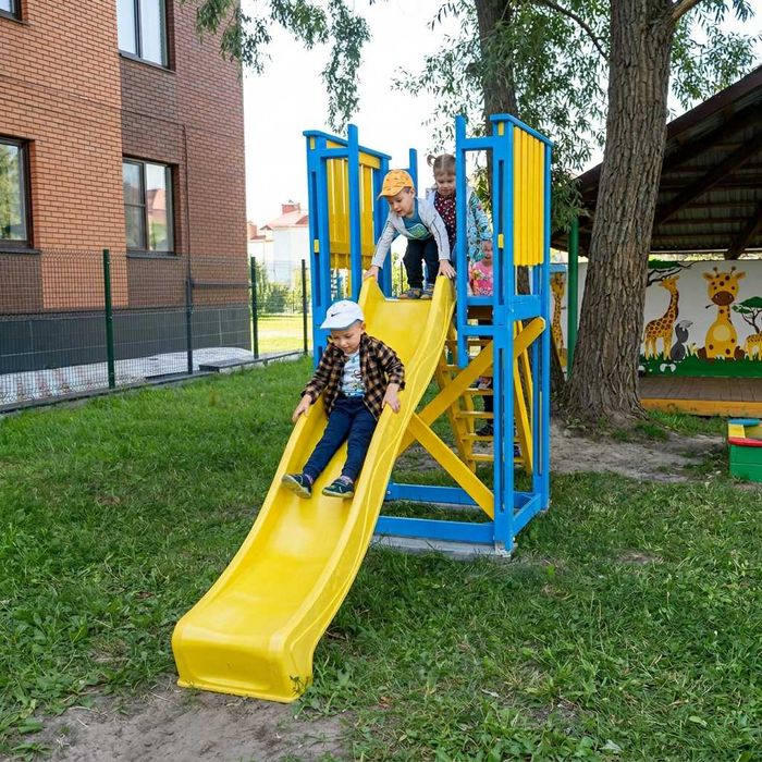 Дитяча гірка, гойдалка | Гірка з гойдалкою для садочка, Майданчик