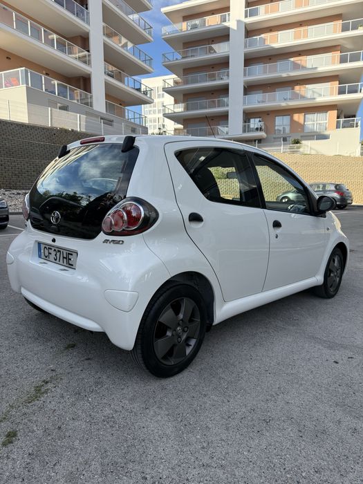 Toyota Aygo • Restyling 2013 • Ecran • Jantes Especiais • Revisado • Bem Estimado • AC