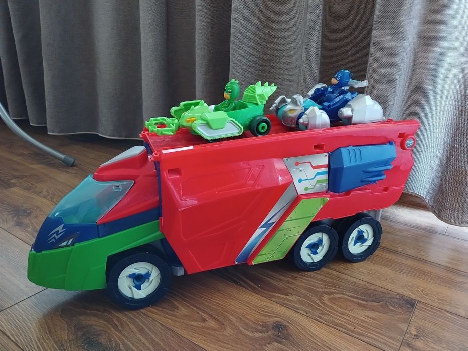 Фургон Герої в масках