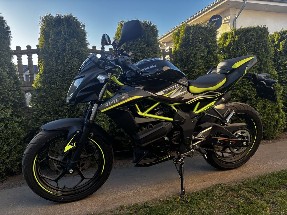Kawasaki Z125 | 2022 | 9000 km | LeoVince |
