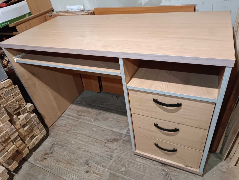 столи та тумби для дому і офісу