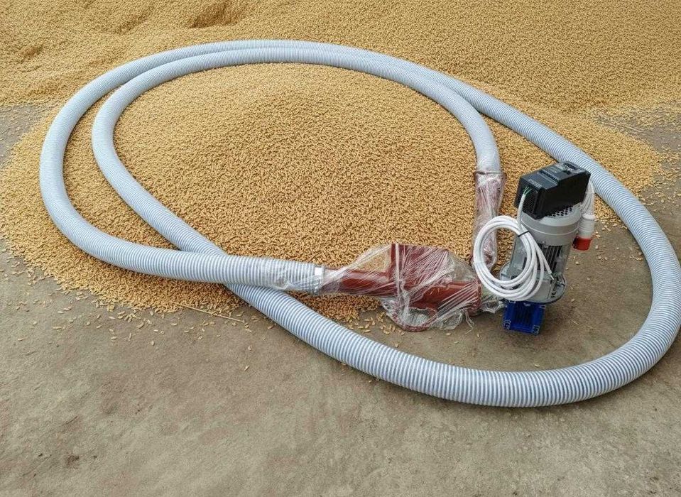 подача корму тварин через гнучкий шнек гибкий рукав Haвaнтaжyвaч FA90