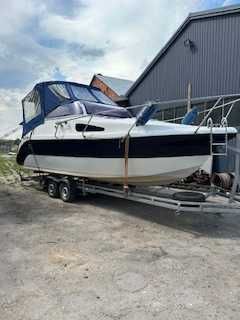 G-700 SPEED KABINOWY Jacht motorowy