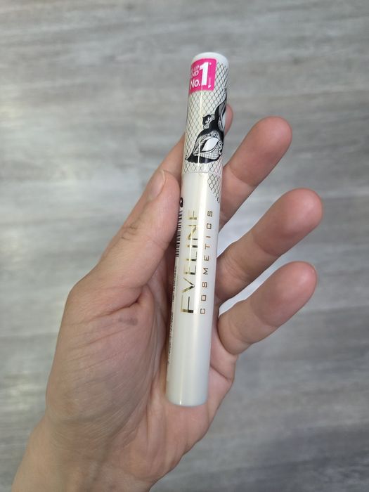 VARIÉTÉ lashes show Eveline baza pod tusz do rzęs