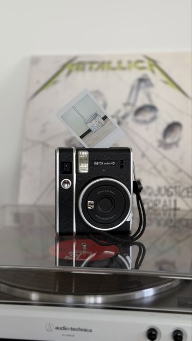 Instax mini 40 фотоапарат миттєвого друку полароід
