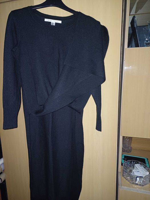 Wełniany bardzo długi sweter z dużymi rozporkami