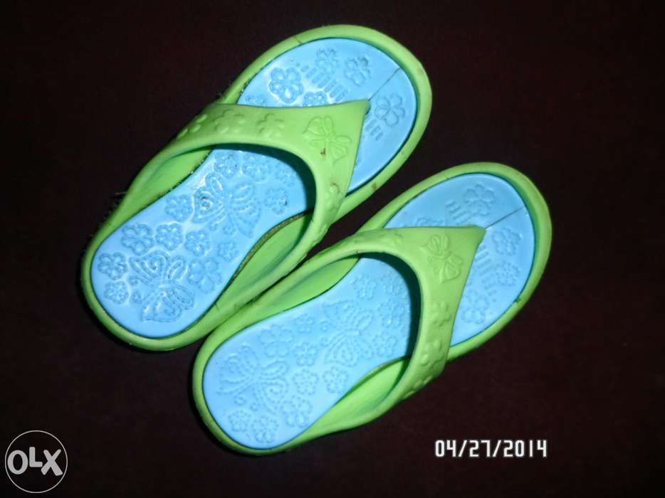 children's place crocs