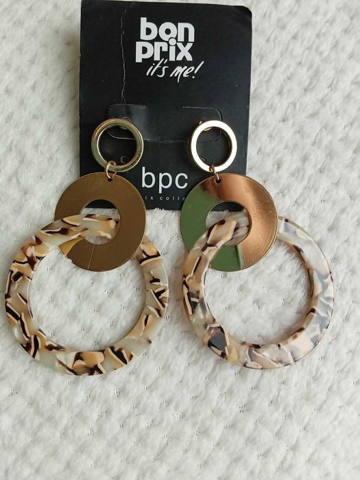 Ciekawa biżuteria i kolczyki damskie