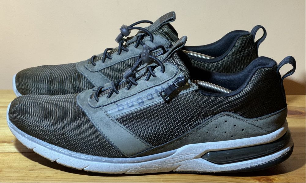 Оригвнальні кросівки Bugatti. Розмір 44(28,5 см)