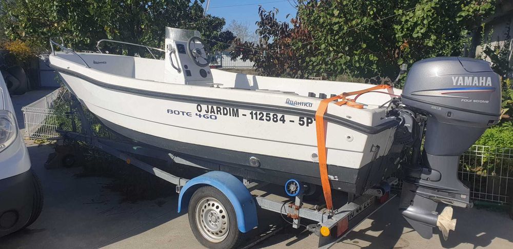 Barco em ótimo estado