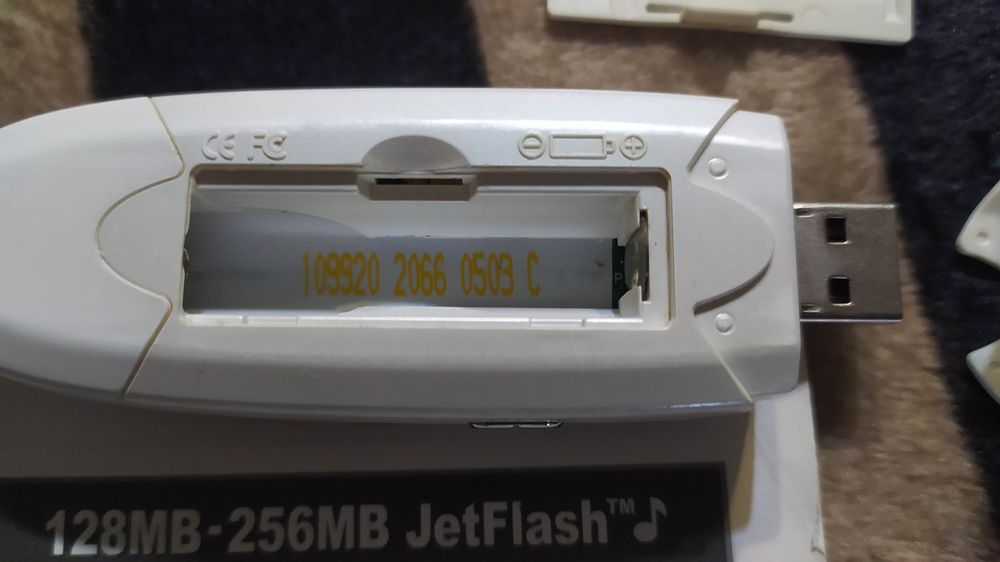 MP3  Transcend JetFlash 256MB