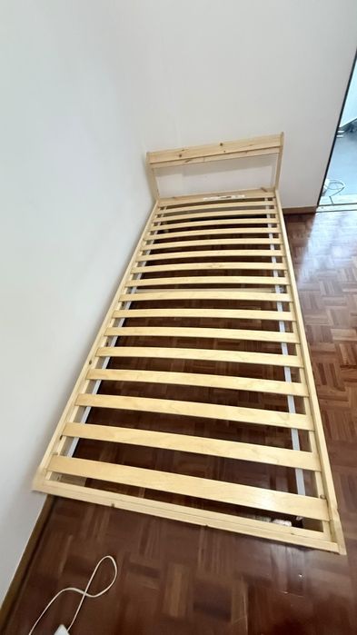 Cama  solteiro  nova