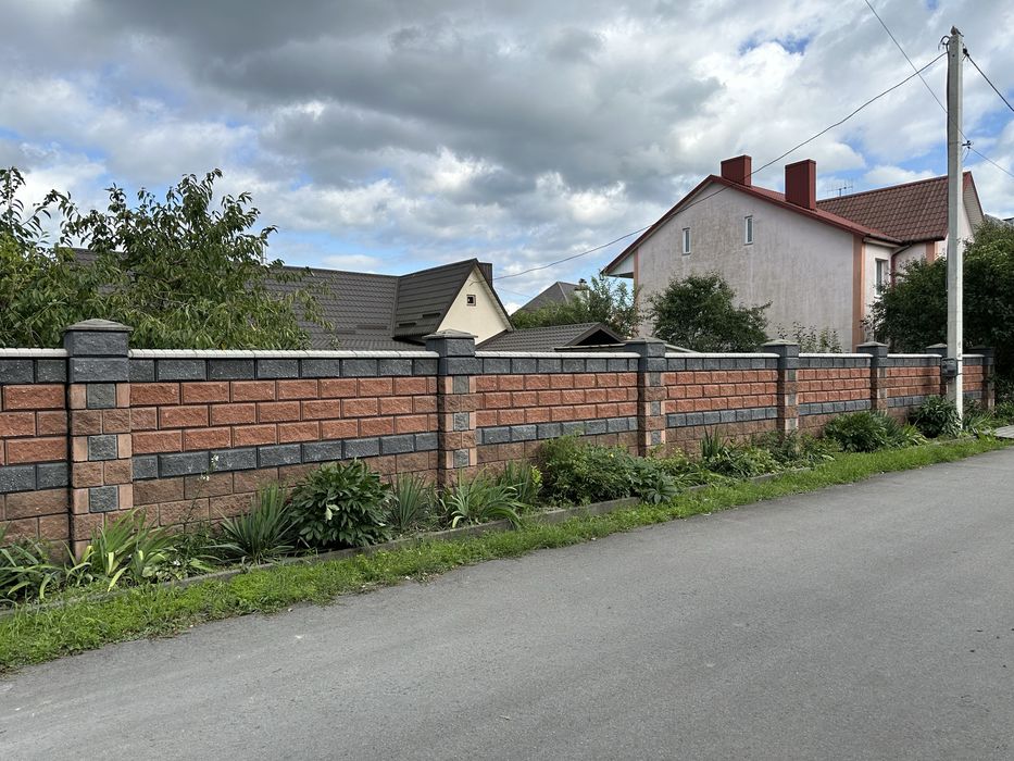 Паркани,забори,технічні приміщеня,гаражи