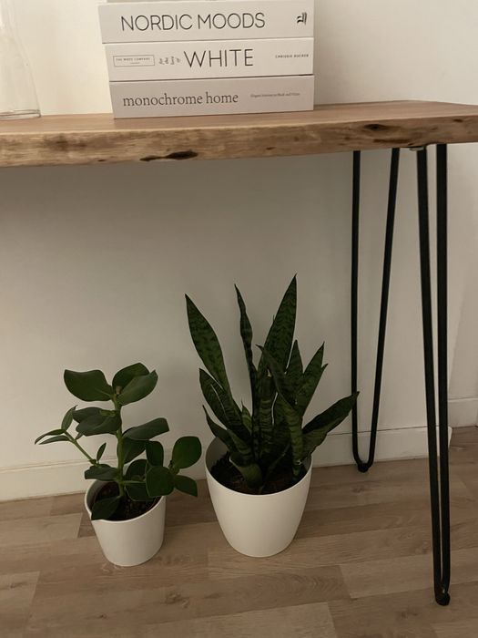 Consola em madeira maciça com pernas em ferro nova 1.20x75x40