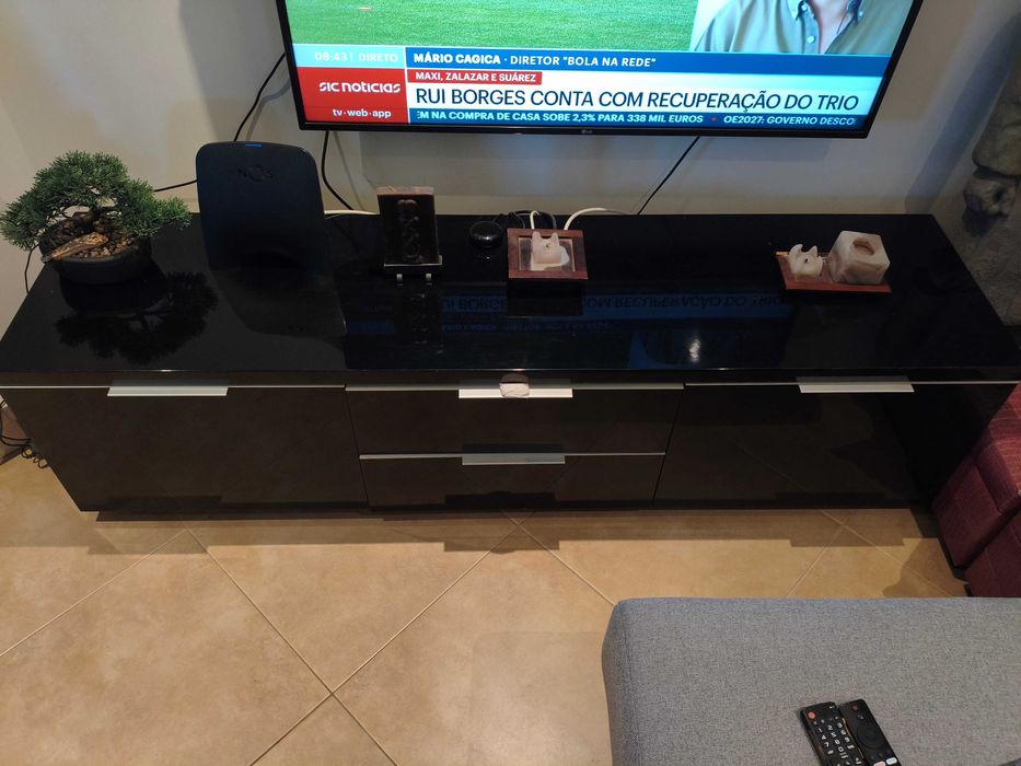 Móvel de Tv lacado a preto