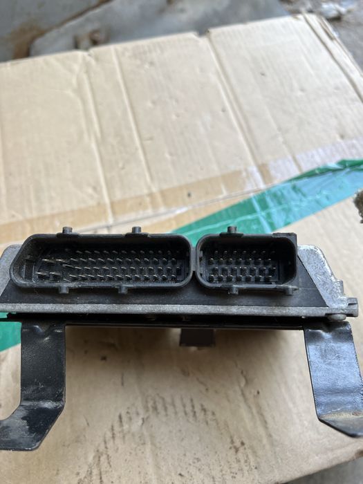 Блок управления двигателем Volkswagen Golf 4 1997-2006 1,6 AKL