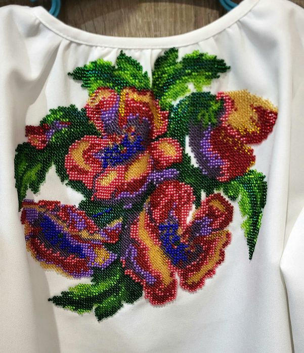 Вишиванка вишита бісером