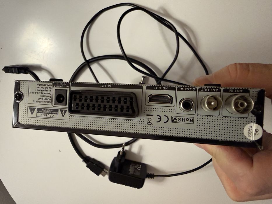 Tuner dekoder DVB-T2 z pilotem stan idealny