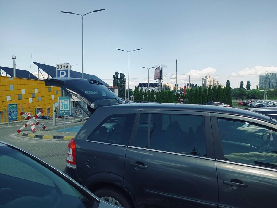 продам Opel zafira B терміново
