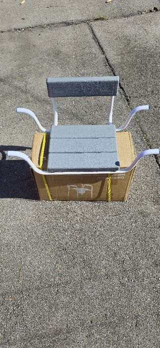 Стілець на ванну