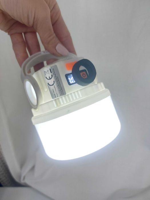 Портативний кемпінговий ліхтар / лампочка з
USB та соняшною батареєю