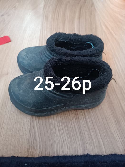 Взуття дитяче приємні ціни гарний стан